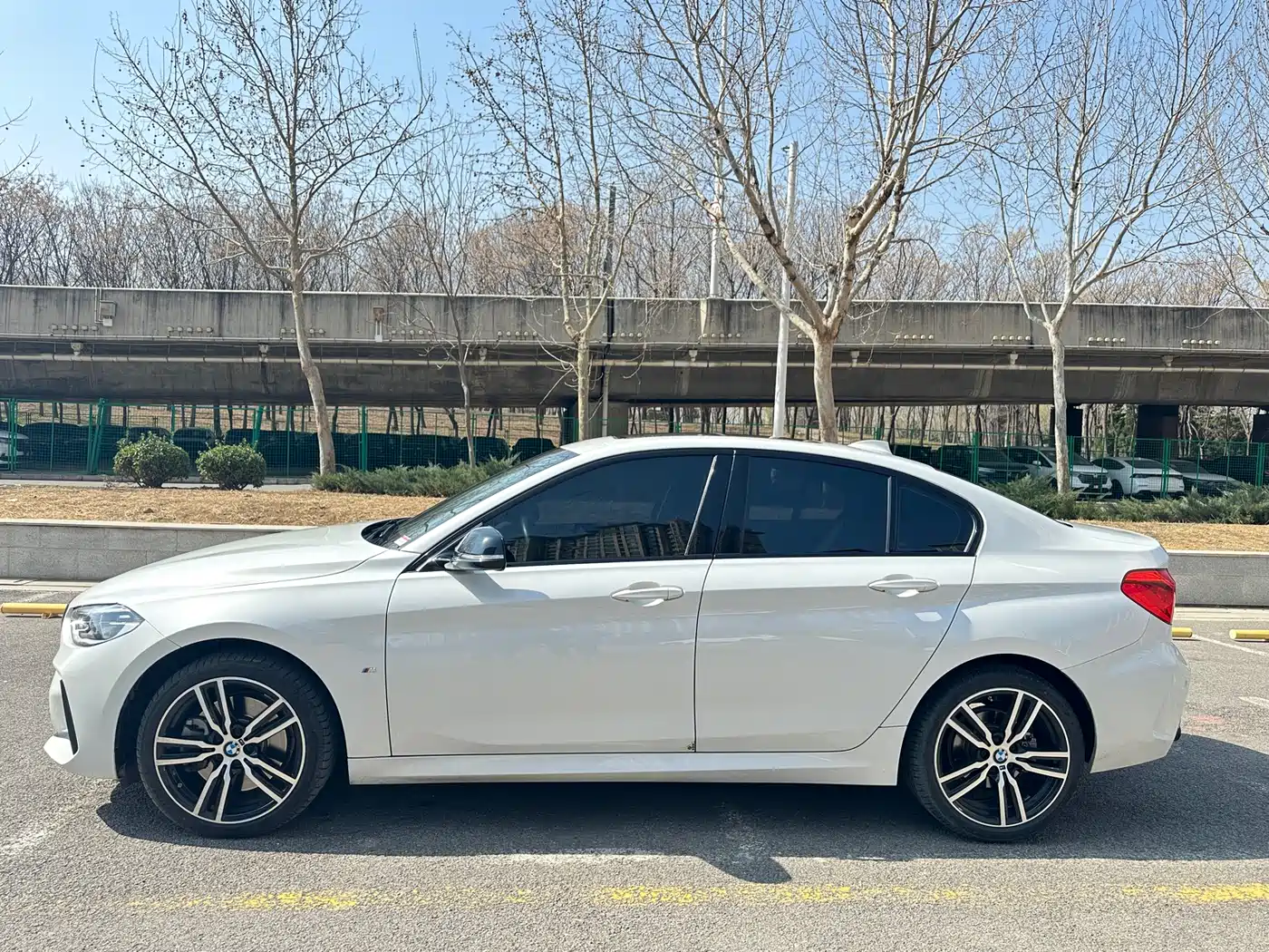 BMW 1 Series 2022 125i M Sport Shadow Edition фото 3