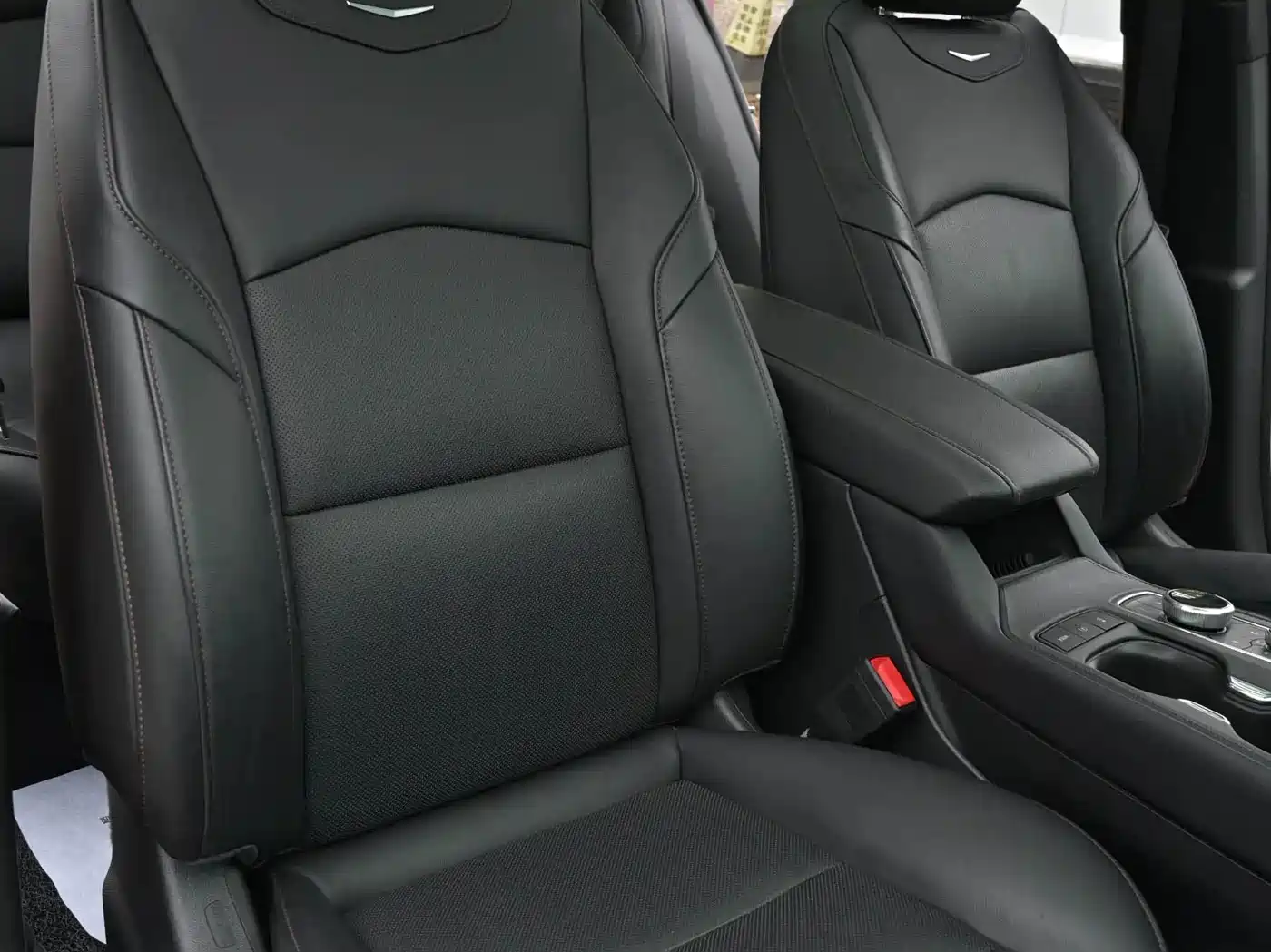 Cadillac XT4 2018 28T AWD Platinum Sport Edition фото 18