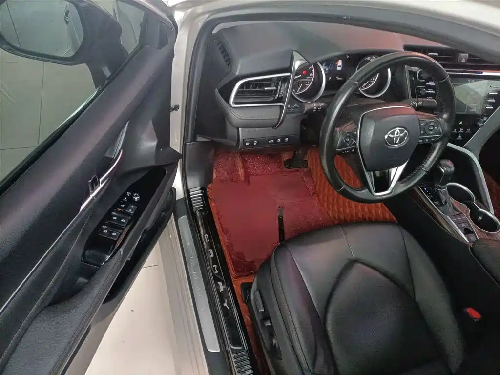 Toyota Camry 2018 2.5G Luxury Edition фото 13
