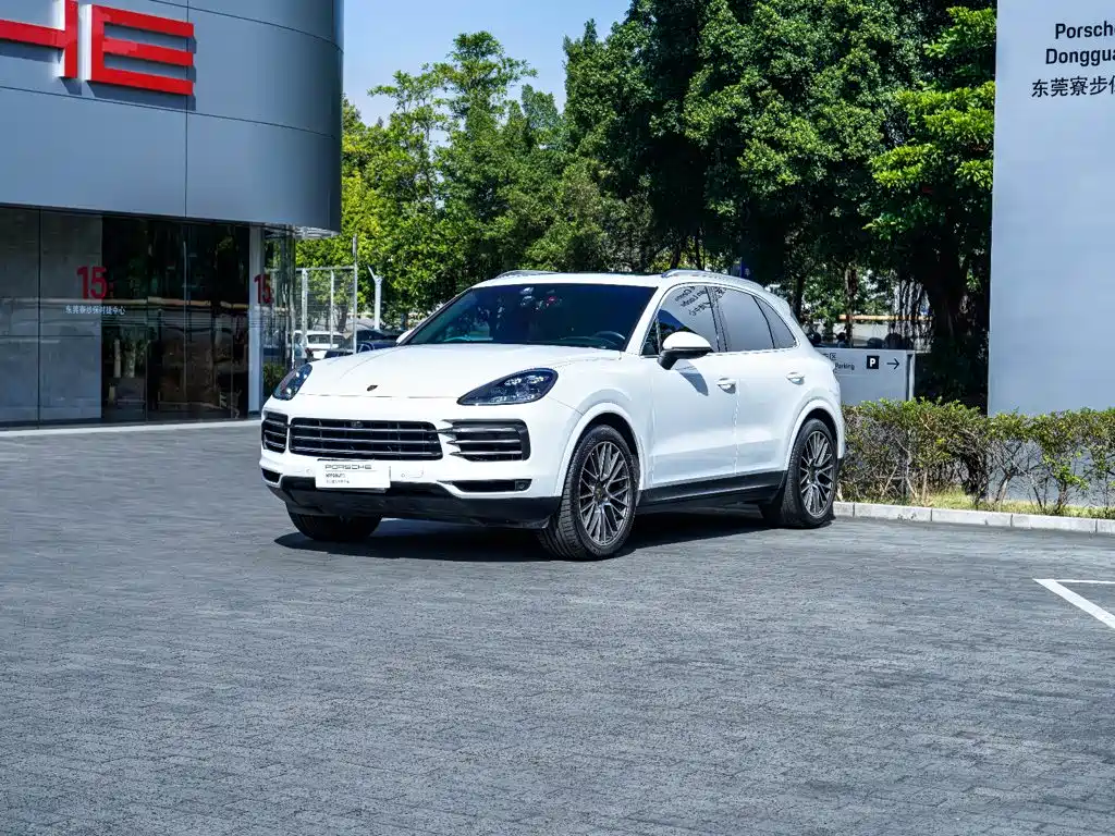 صورة 1 - Porsche Cayenne