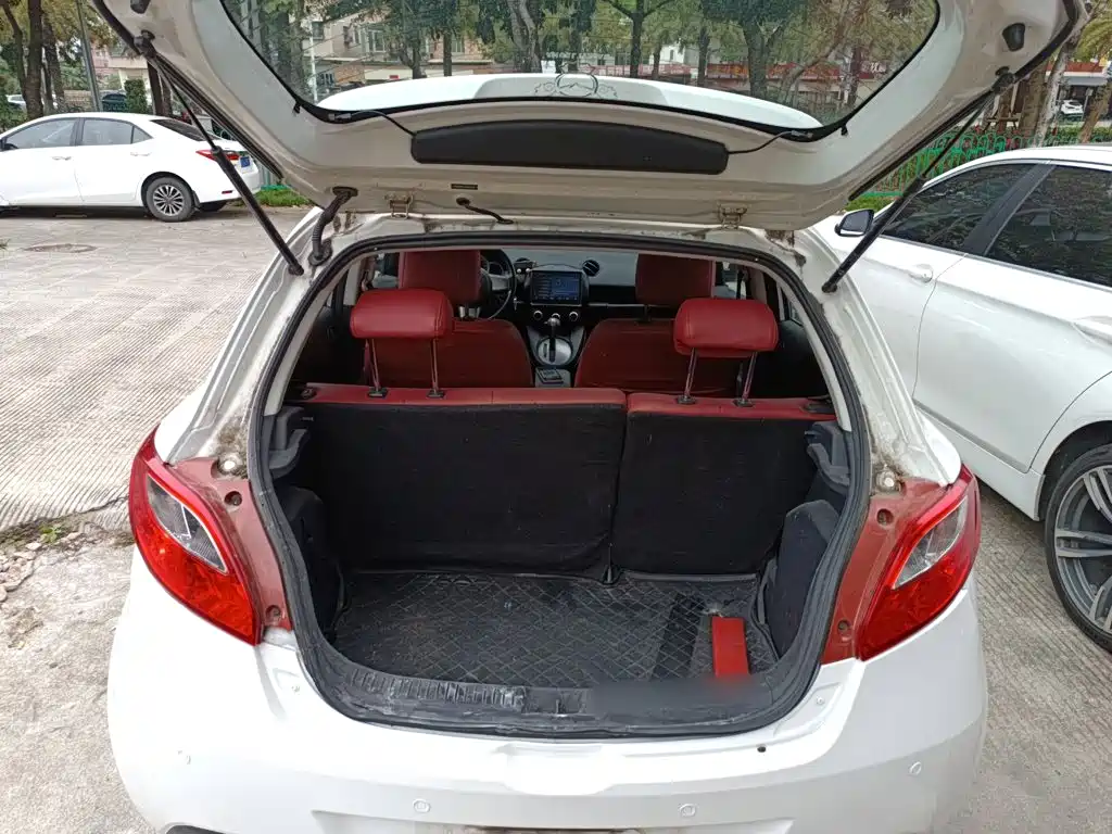 Mazda 2 2014 2012 Hatchback Dynamic 1.5L Automatic Value Edition