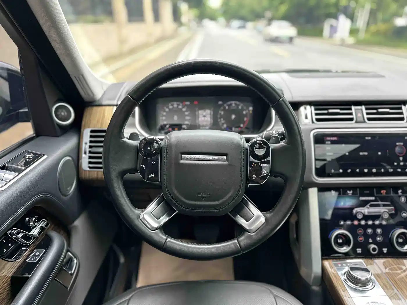 Land Rover Range Rover 2018 3.0 SC V6 Vogue Heritage Edition фото 14
