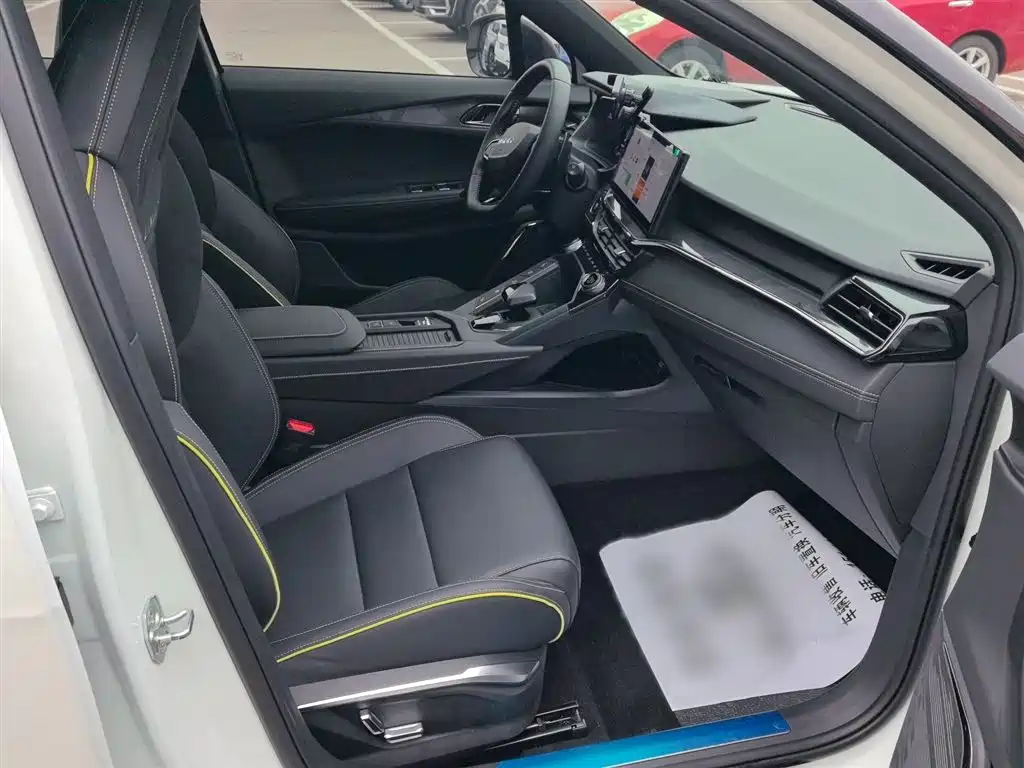 Lynk & Co 06 2023 Remix 1.5T Power Halo фото 18