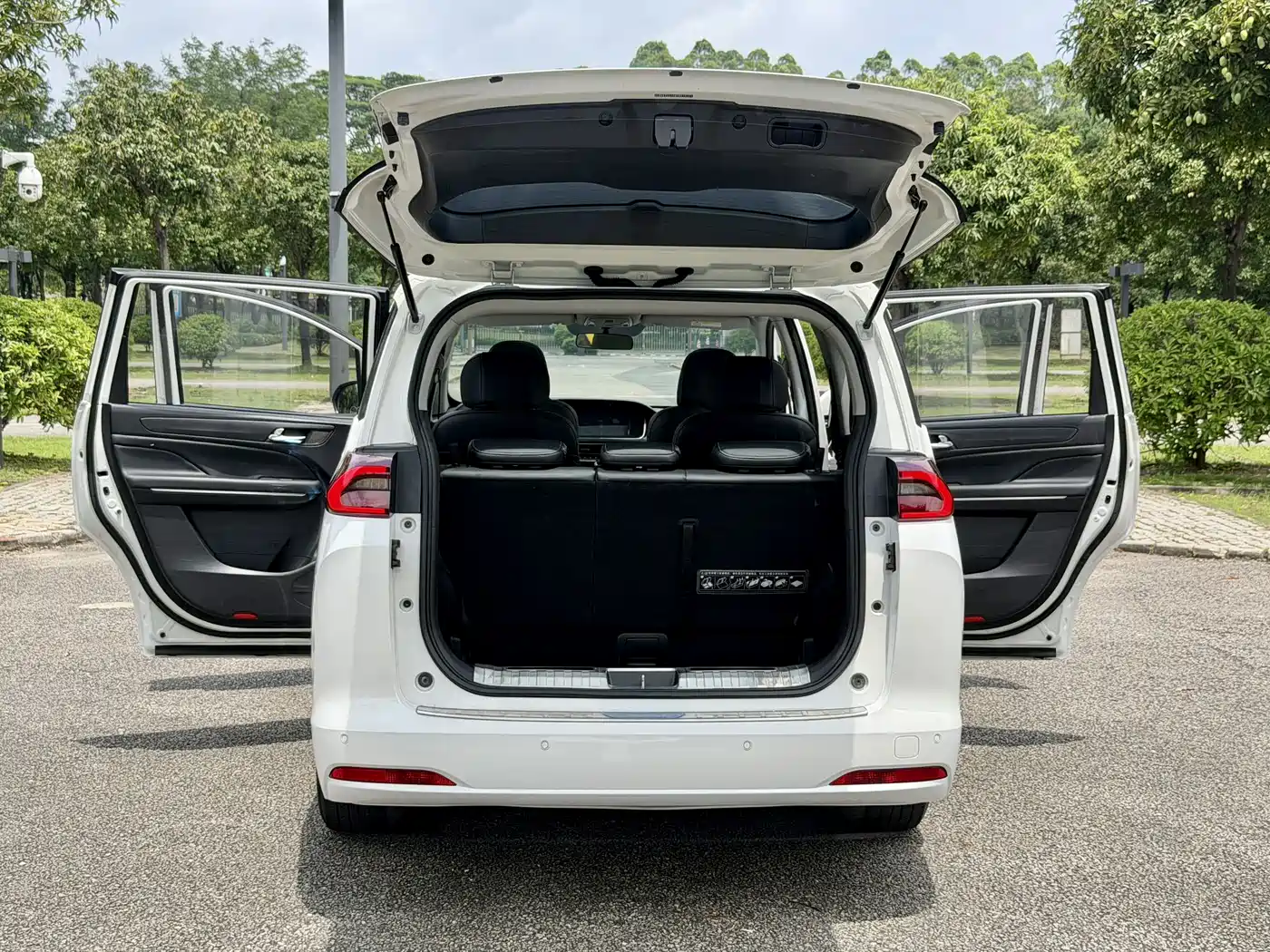 GAC Trumpchi Trumpchi M6 2021 270T DCT Luxury Edition (7-Seater) фото 28