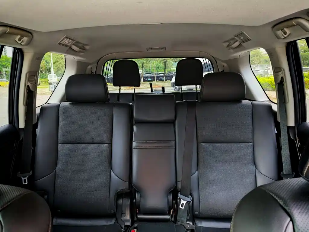Photo 12 - Lexus GX