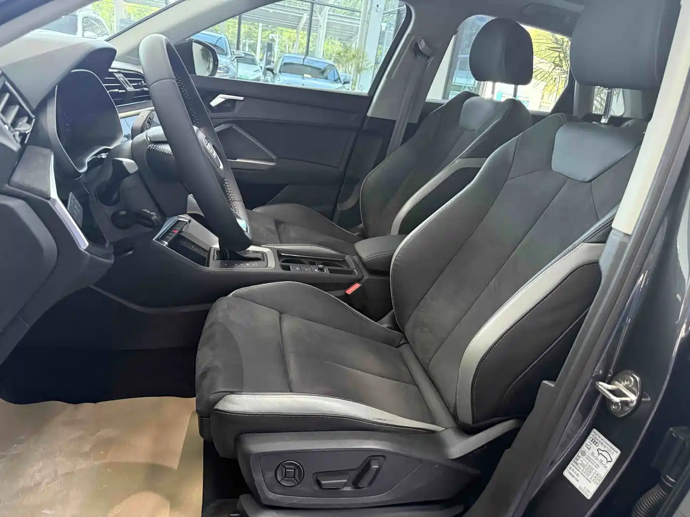 Фото 8 - Audi Q3