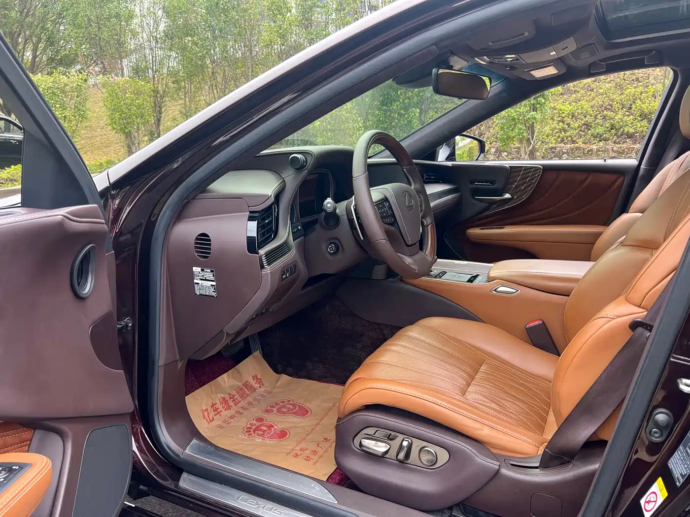 Lexus LS 2018 500h Executive Edition China V фото 8