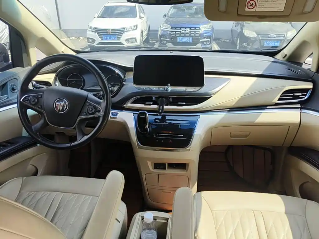 Фото 12 - Buick GL8