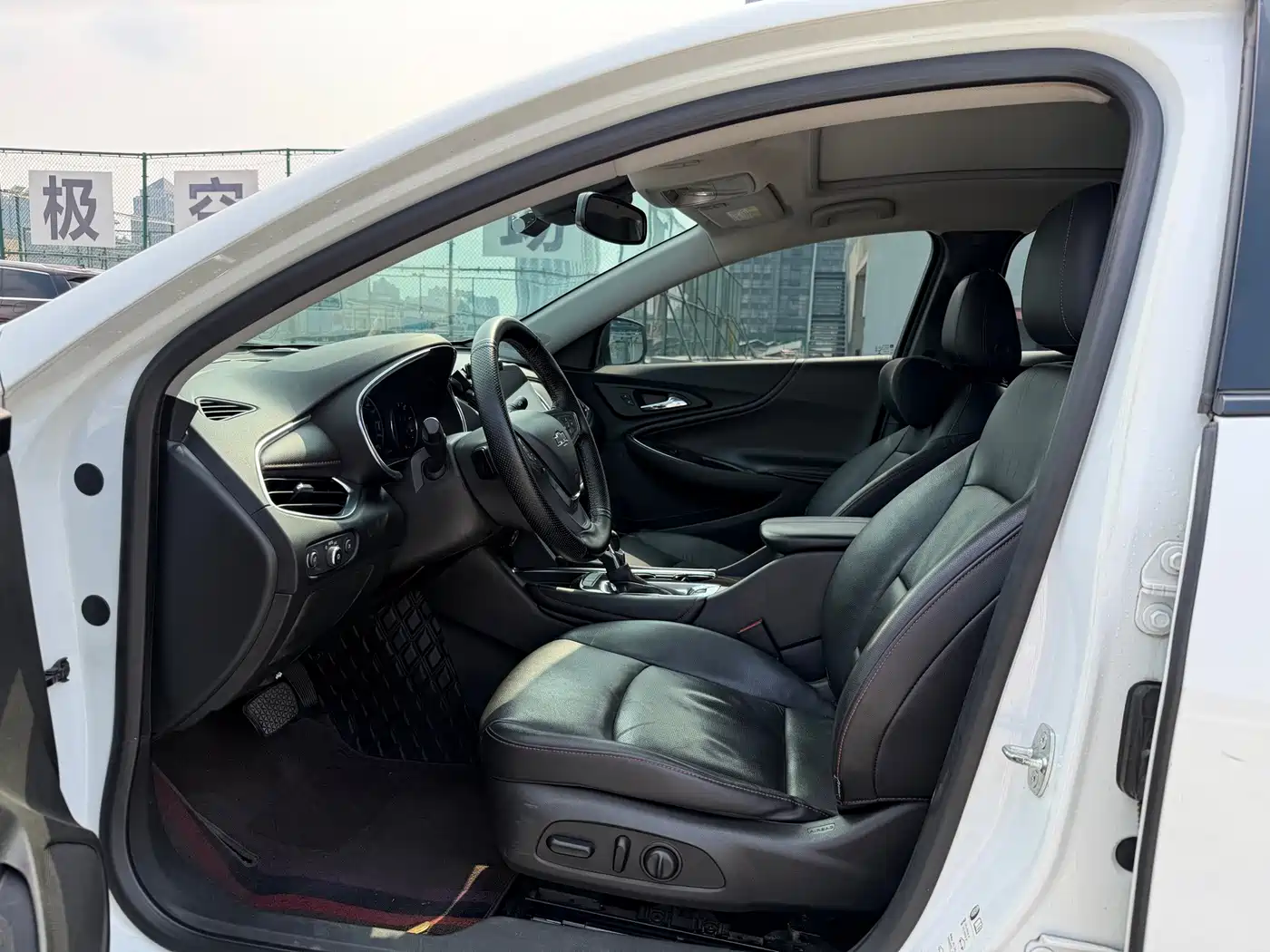 Фото 4 - Chevrolet Malibu XL
