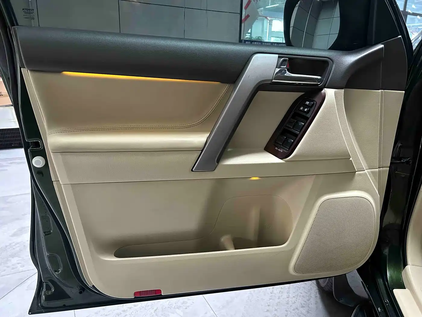 Toyota Prado 2016 3.5L Auto TX-L фото 16