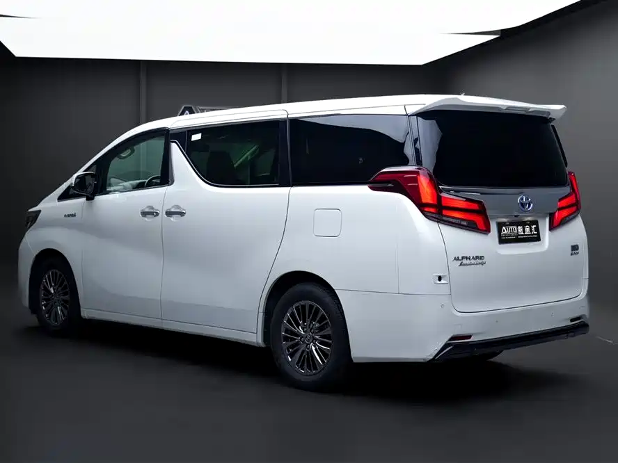 Toyota Alphard 2020 Hybrid 2.5L Premium Edition фото 4