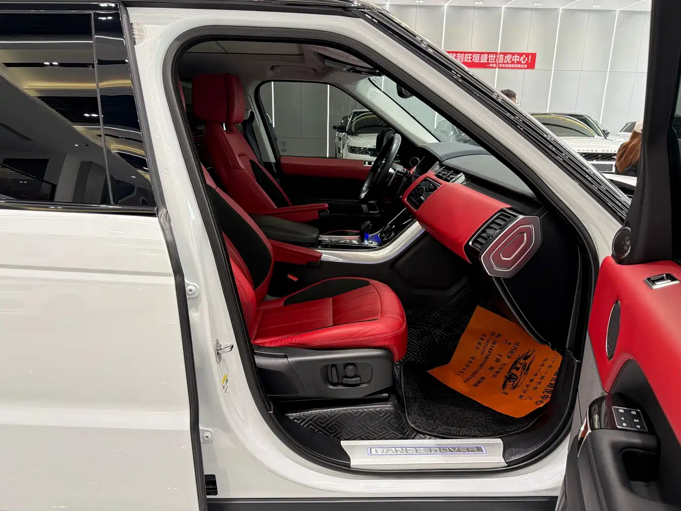 Land Rover Range Rover Sport 2022 3.0 L6 Gloss Black Edition фото 23