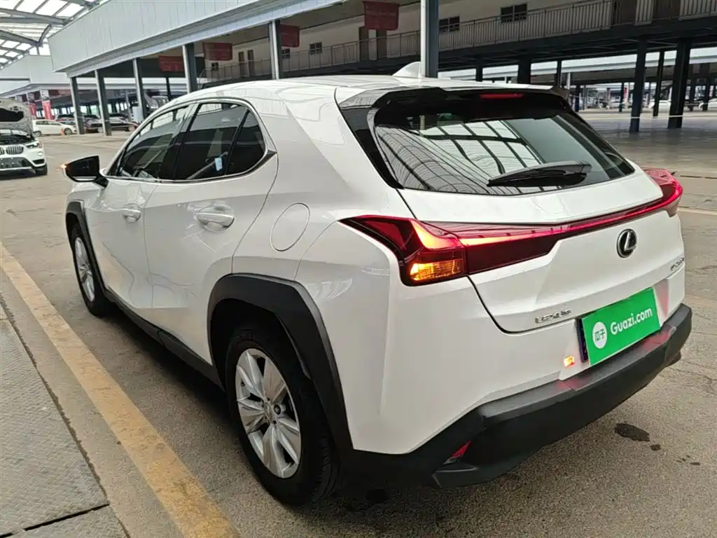 Lexus UX 2022 260h Explore Edition фото 5
