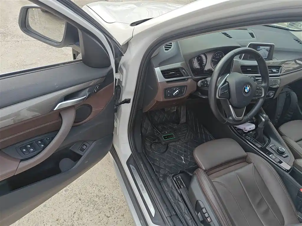 BMW X1 2019 sDrive18Li Premium Model фото 9