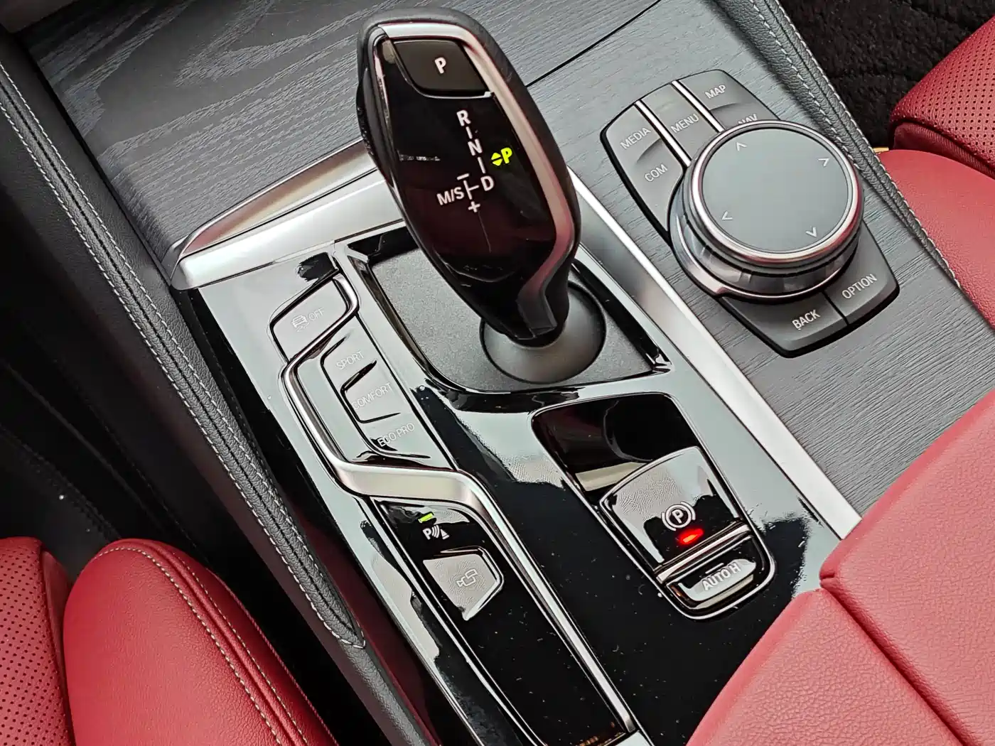 BMW 5 Series 2023 530Li Premium M Sport Package фото 10