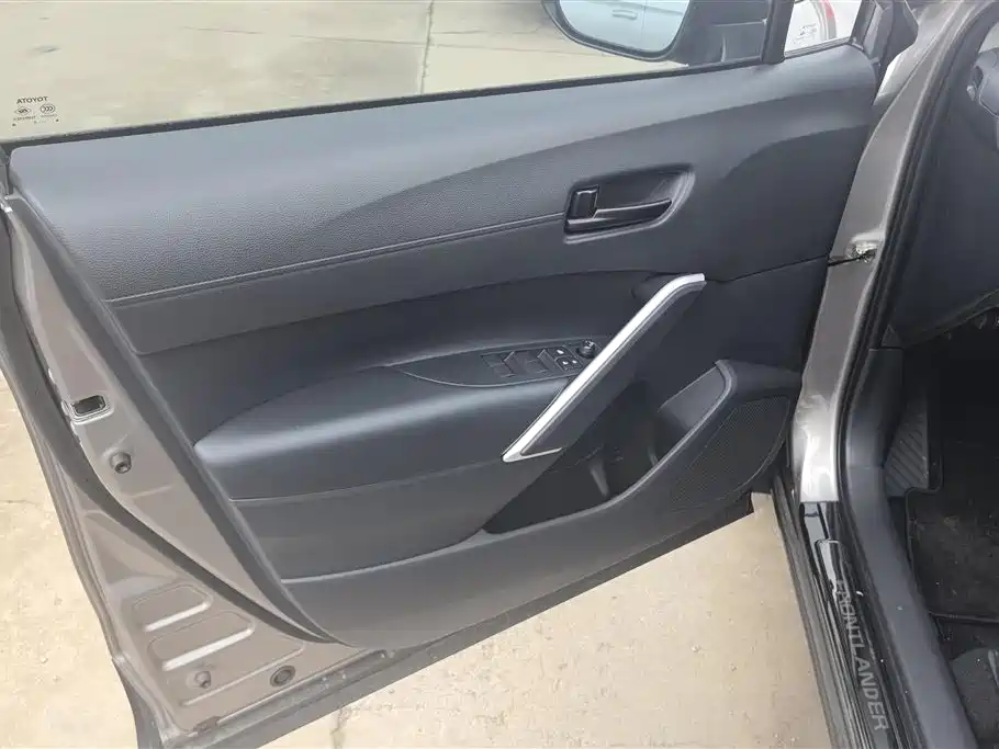 Toyota Frontlander 2024 2.0L CVT Elite Edition фото 7