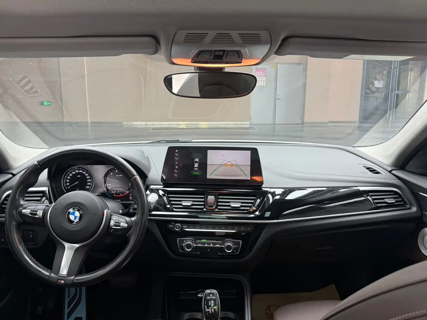 BMW 1 Series 2022 120i M Sport Shadow Edition фото 15
