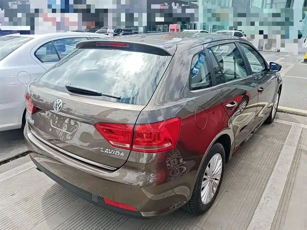 Volkswagen Lavida Tour 2013 1.6L Automatic Comfort фото 7