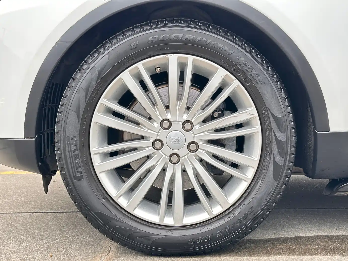 Land Rover Discovery 2017 3.0 SC V6 HSE фото 11