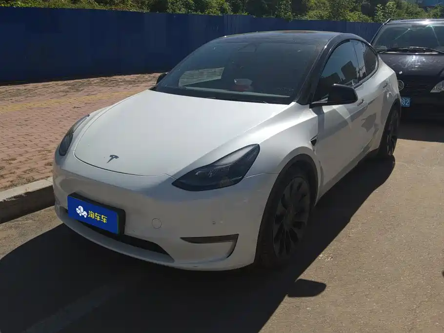 Фото 1 - Tesla Model Y