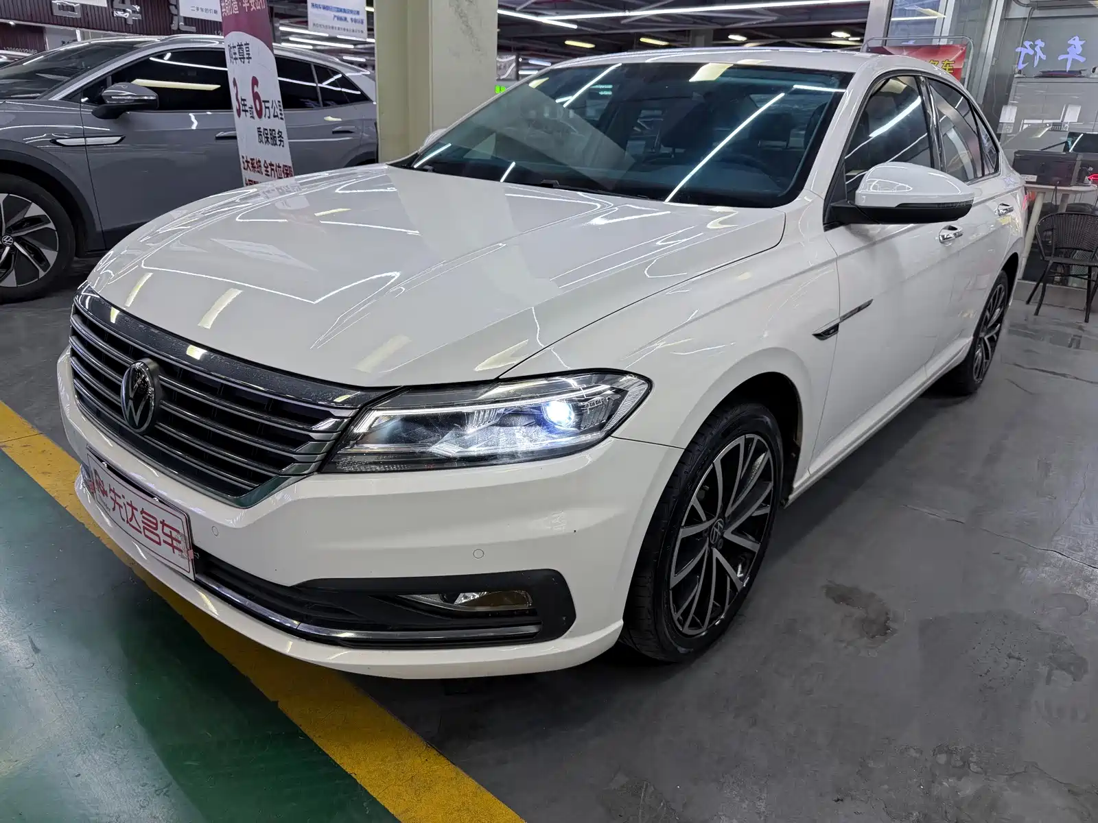 Photo 2 - Volkswagen Lavida