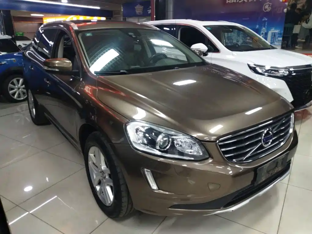 Фото 22 - Volvo XC60
