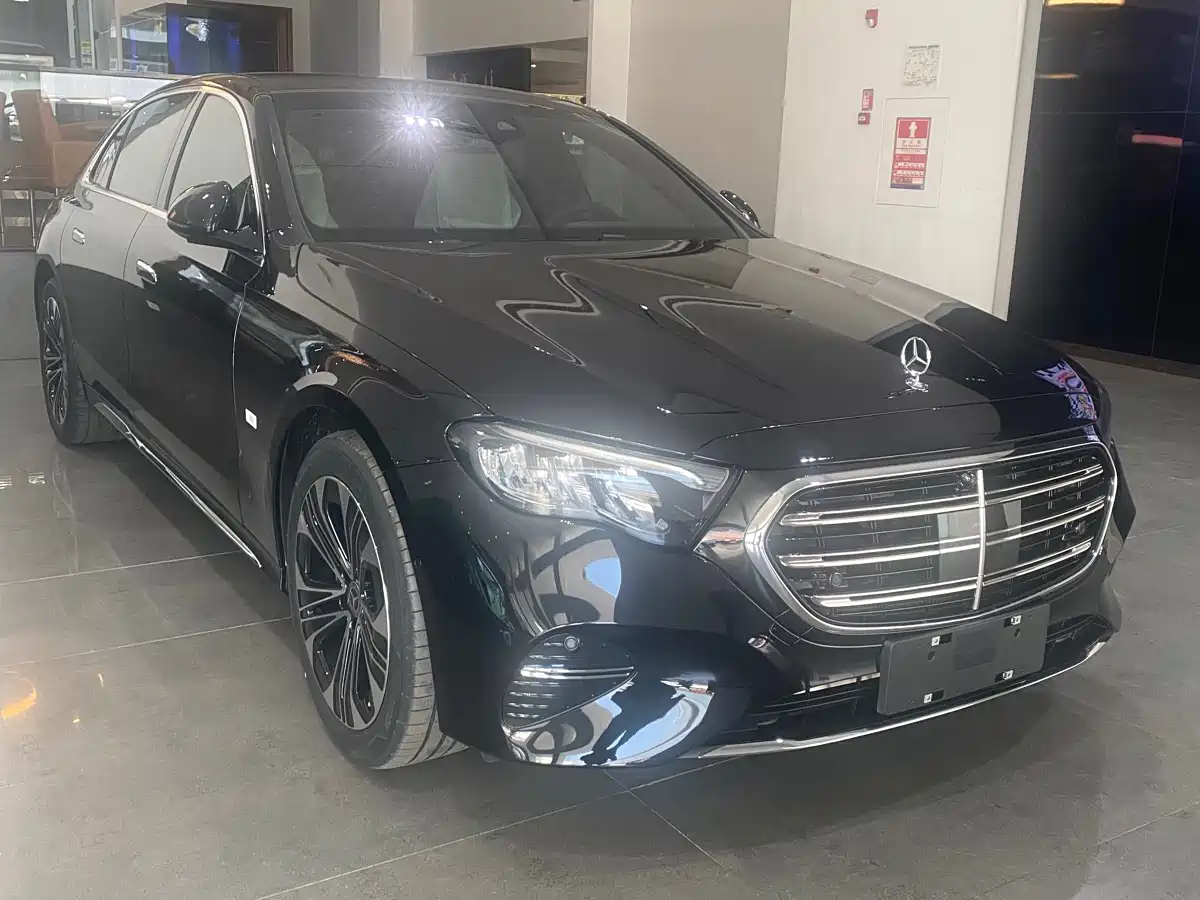 Mercedes-Benz E-Class 2026 E 300 L Luxury фото 3