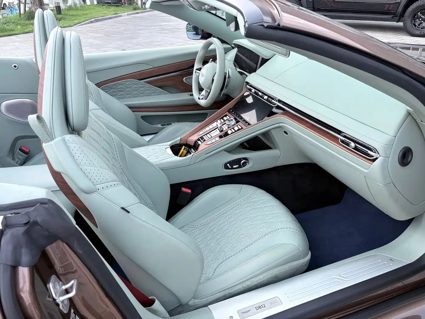 Aston Martin DB12 2025 2025 4.0T V8 Volante