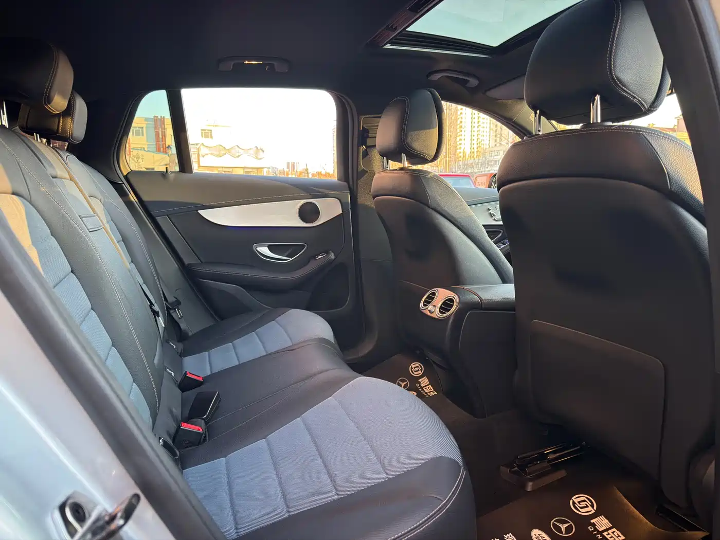 MERCEDES-BENZ EQC