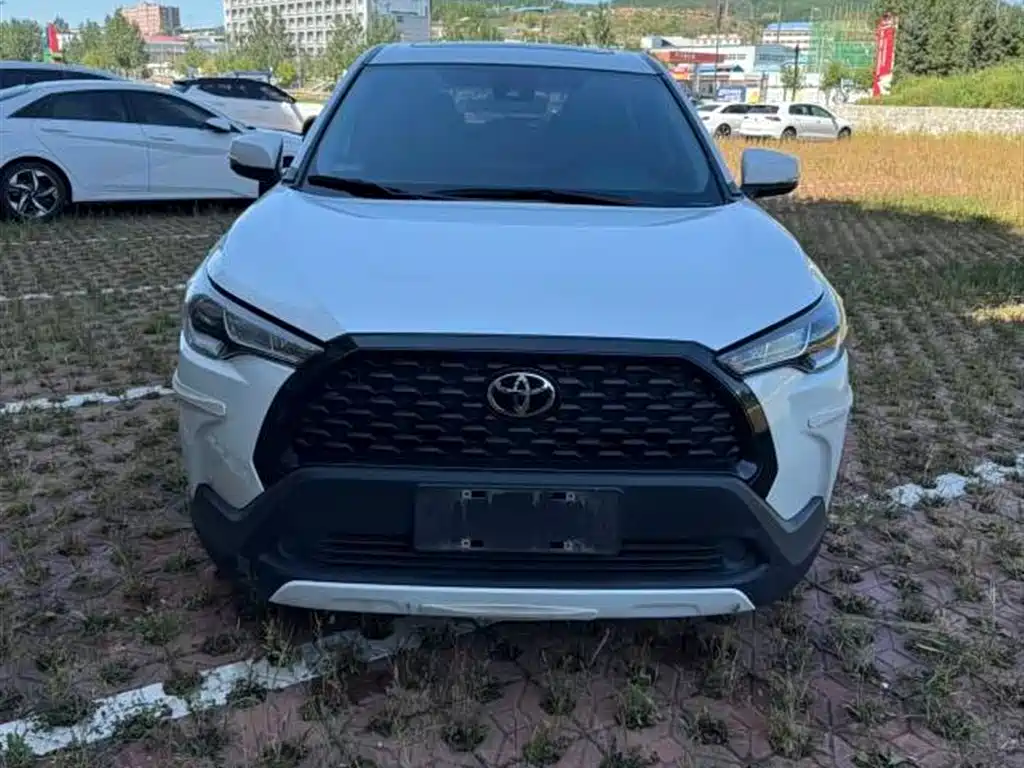 Toyota Corolla Cross 2022 2.0L Luxury Edition фото 2