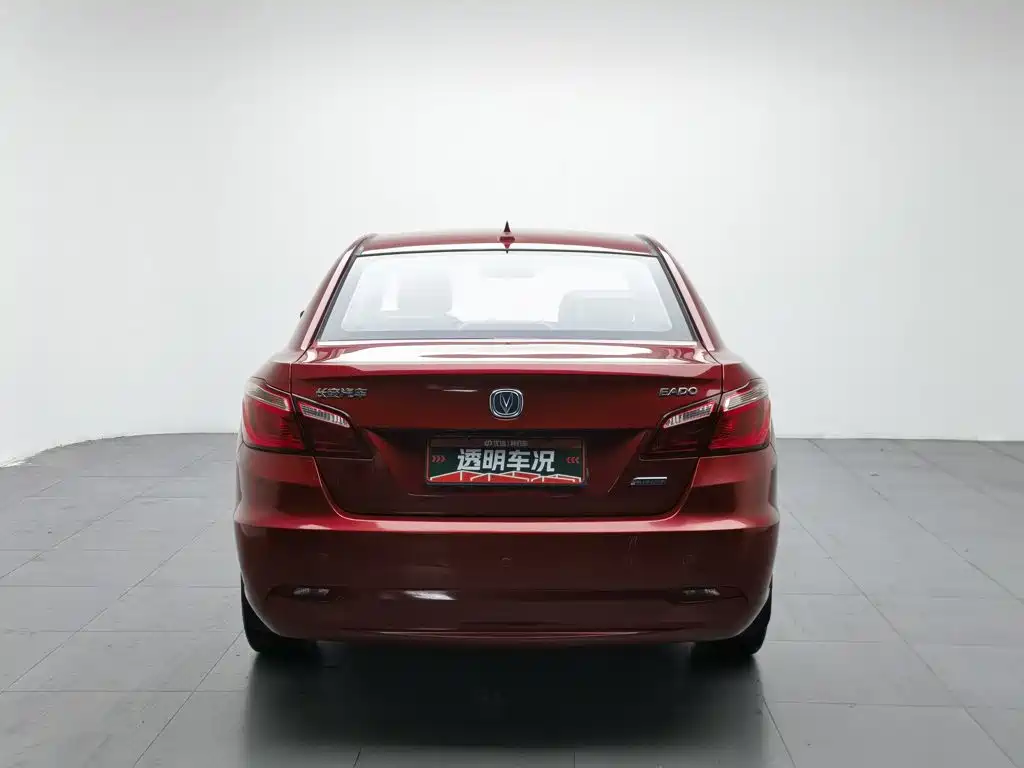 Фото 4 - Changan Eado