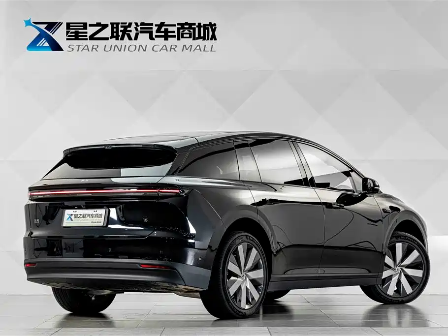 Li Auto i6 2026 2025 2WD Base Model