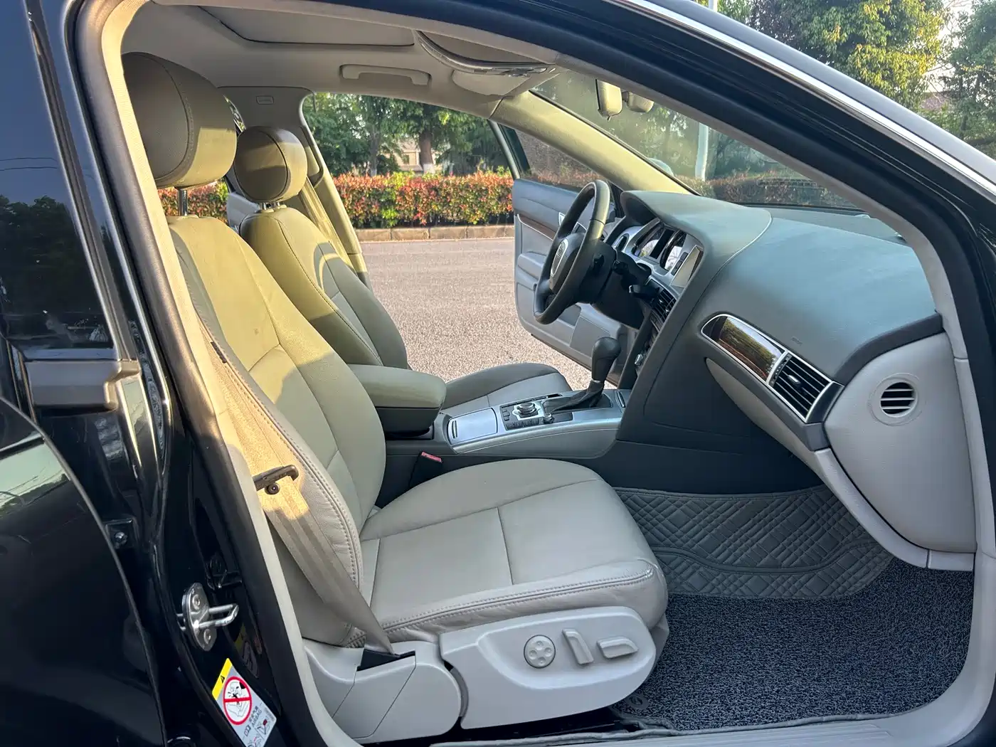 Audi A6L 2009 2.0 TFSI Automatic Standard фото 12