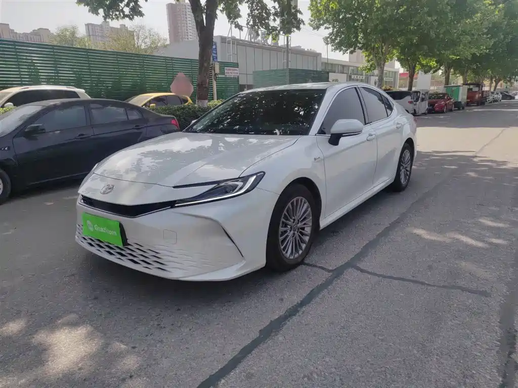Toyota Camry 2024 Hybrid 2.0HE Elite Edition