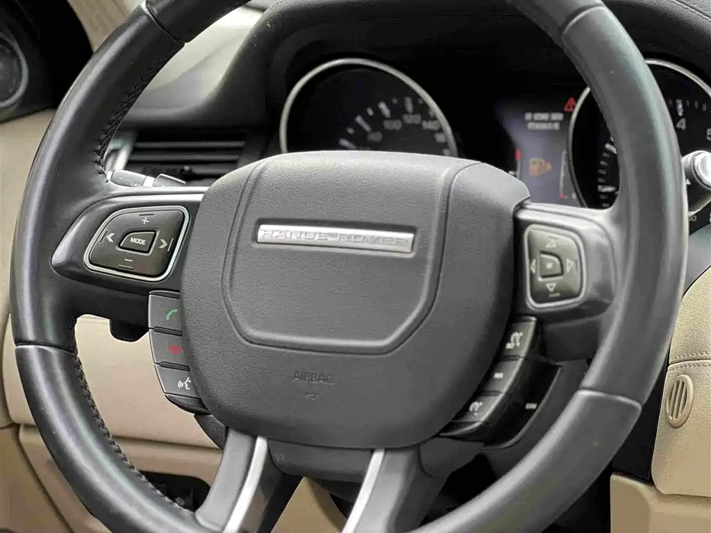 صورة 13 - Land Rover Range Rover Evoque (Import)