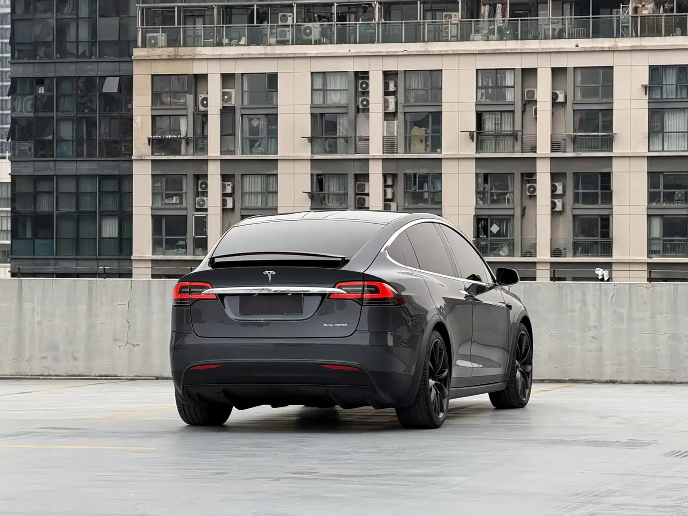 TESLA MODEL X