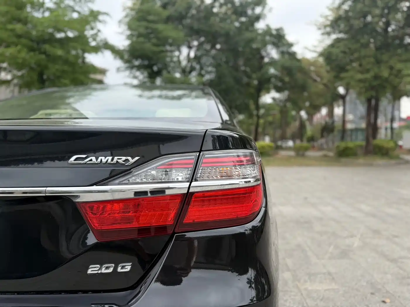 Toyota Camry 2016 2.0G 10th Anniversary Leading Edition фото 17