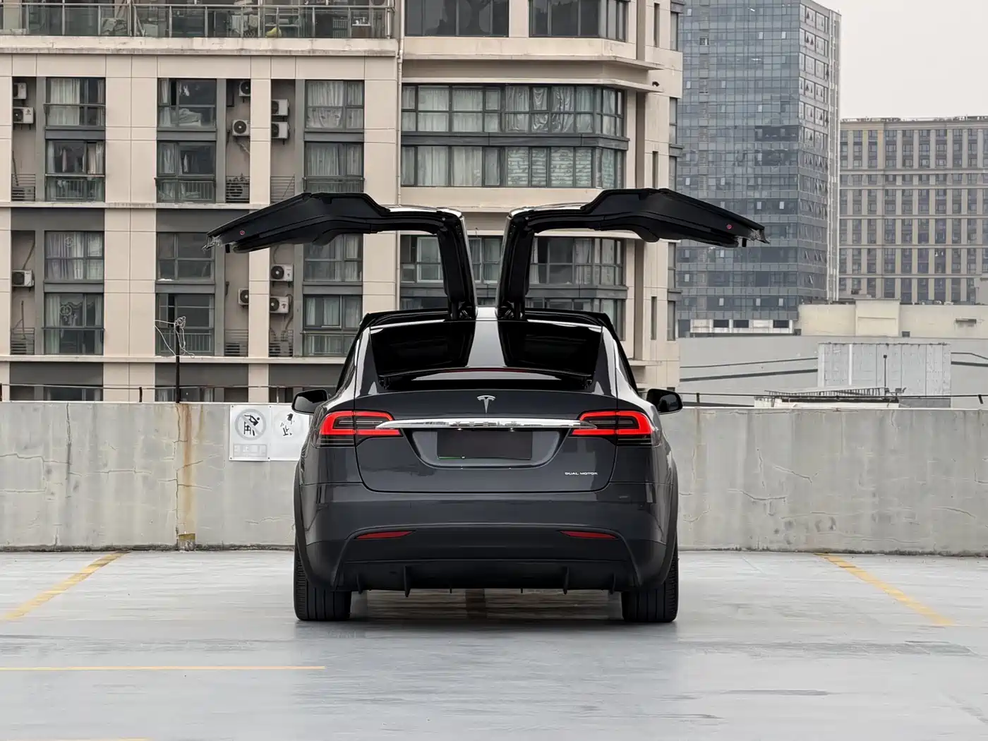 TESLA MODEL X