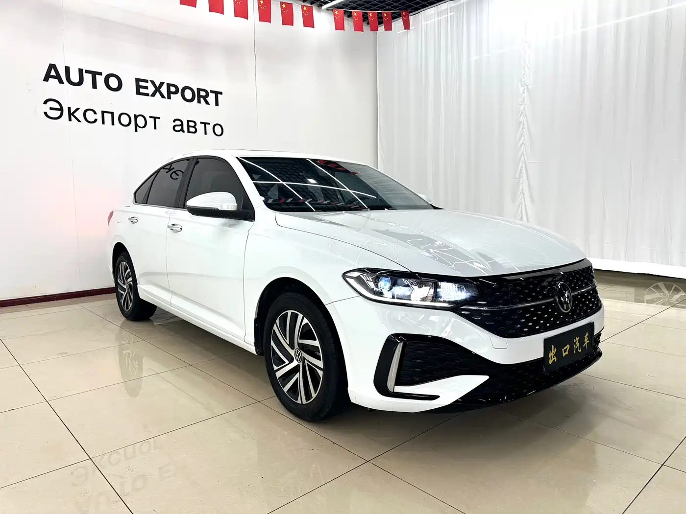 Volkswagen Lavida 2023 Facelift 1.5L Automatic 5 Million Edition фото 3