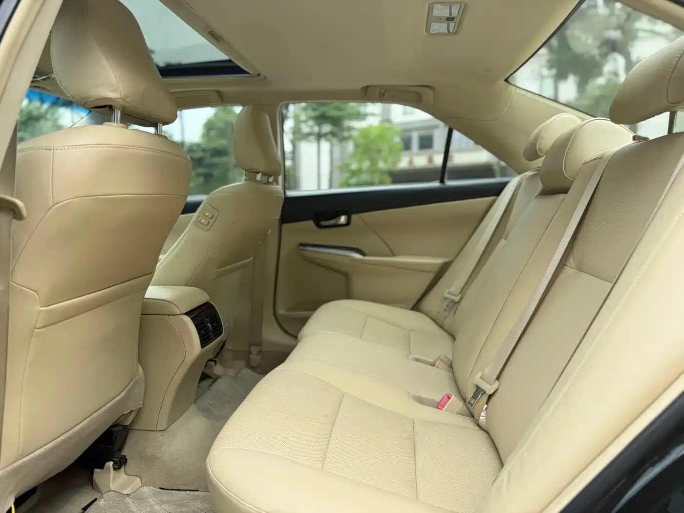 Toyota Camry 2016 2.0G 10th Anniversary Leading Edition фото 8