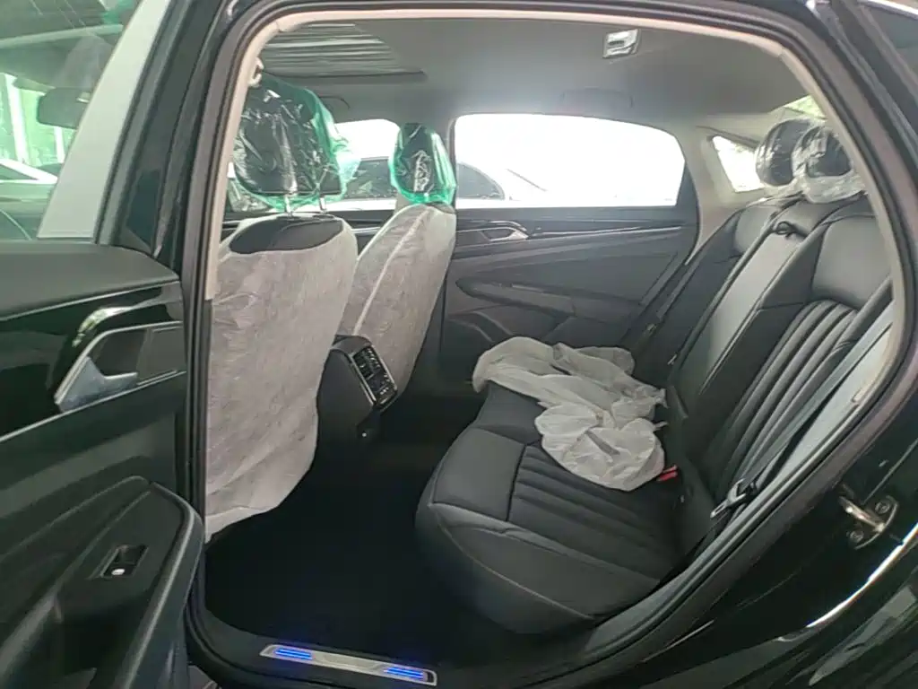 VOLKSWAGEN PASSAT NEW ENERGY