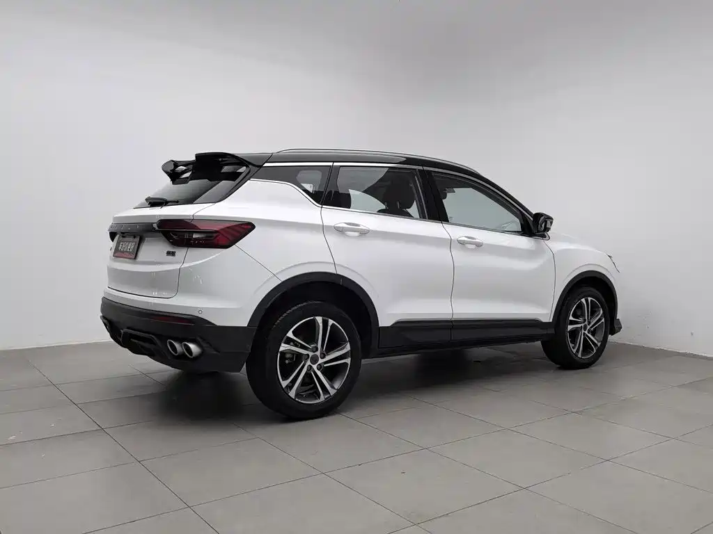 Фото 2 - Geely Binyue