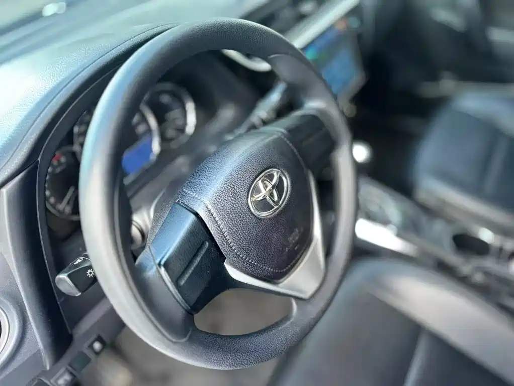 Фото 13 - Toyota Corolla