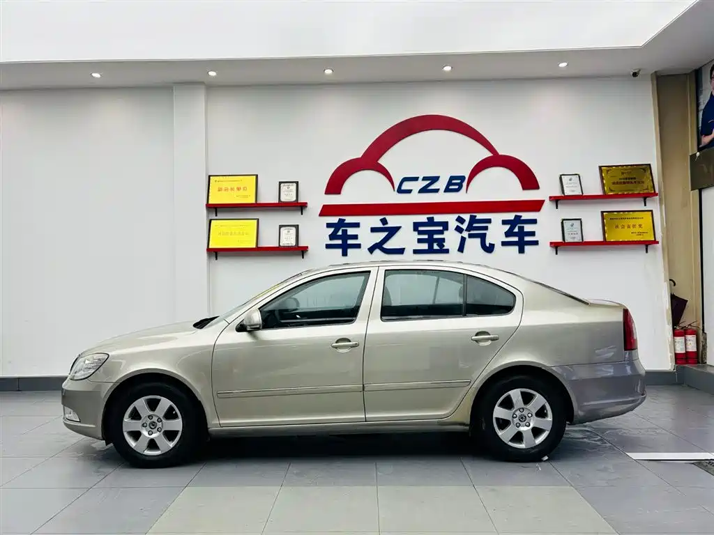 Škoda Octavia 2012 1.6L Auto Yijun Edition фото 4