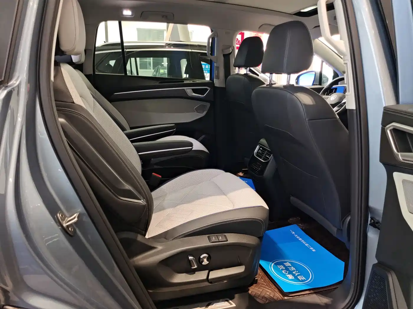 Volkswagen Talagon 2025 450TSI R-Line 6-Seater фото 9