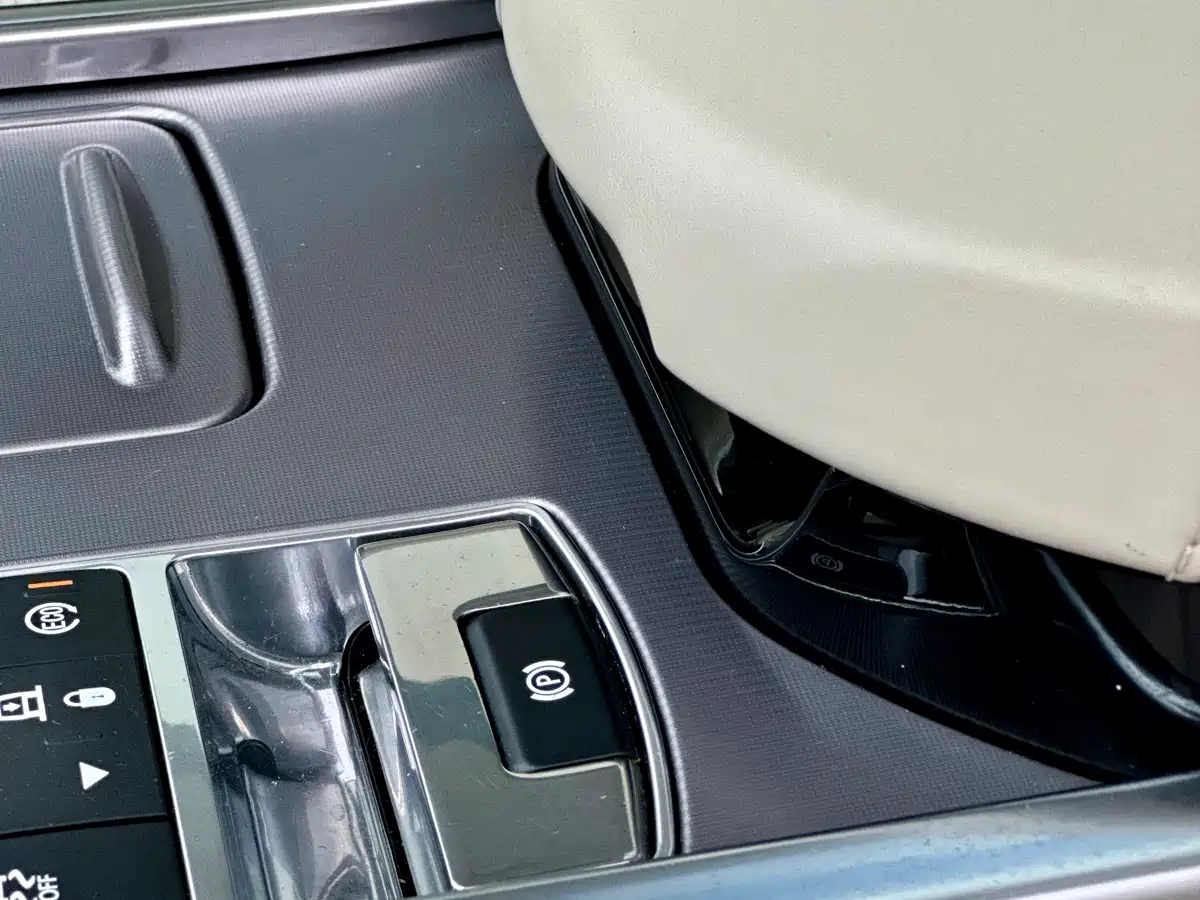 Land Rover Range Rover Sport фото 39