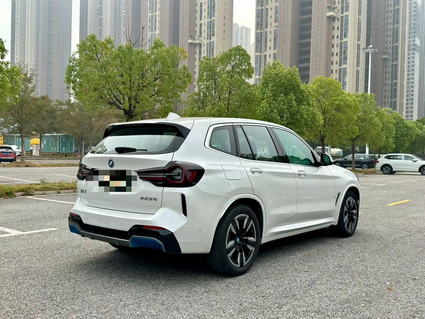 BMW iX3 2023 Leading Type фото 11