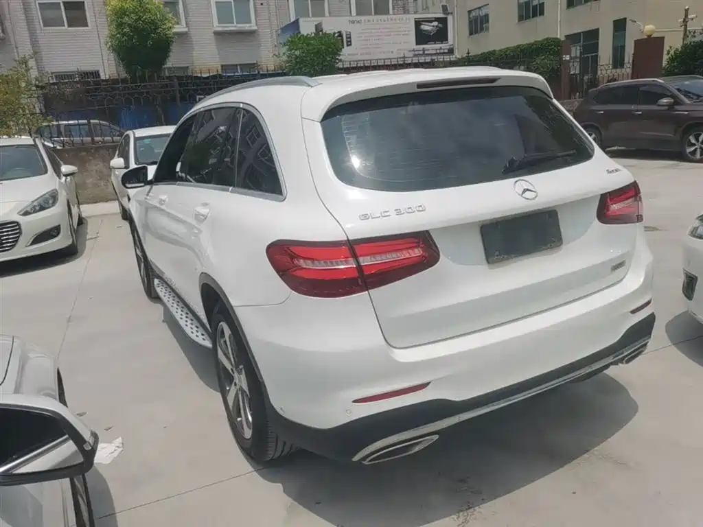 Mercedes-Benz GLC 2017 GLC 300 4MATIC Dynamic фото 5