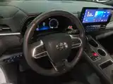Фото 10 - Toyota Granvia