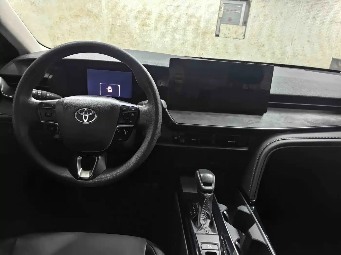 Фото 4 - Toyota Camry